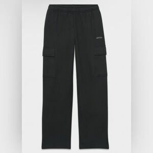 MINT CONDITION Aritzia mega cargo sweatpants XS TALL